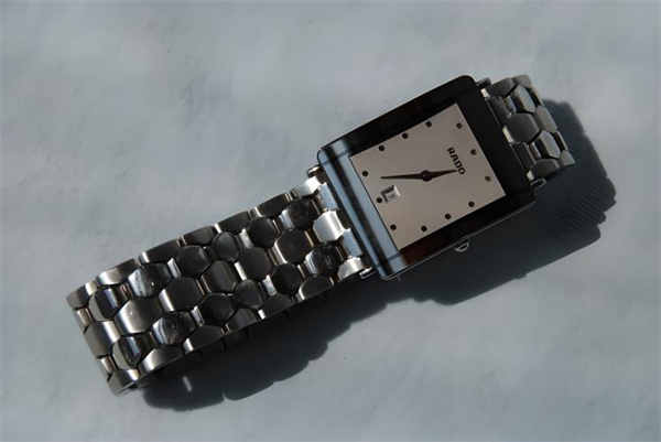 雷达腕表表壳有划痕解决办法推荐（图）